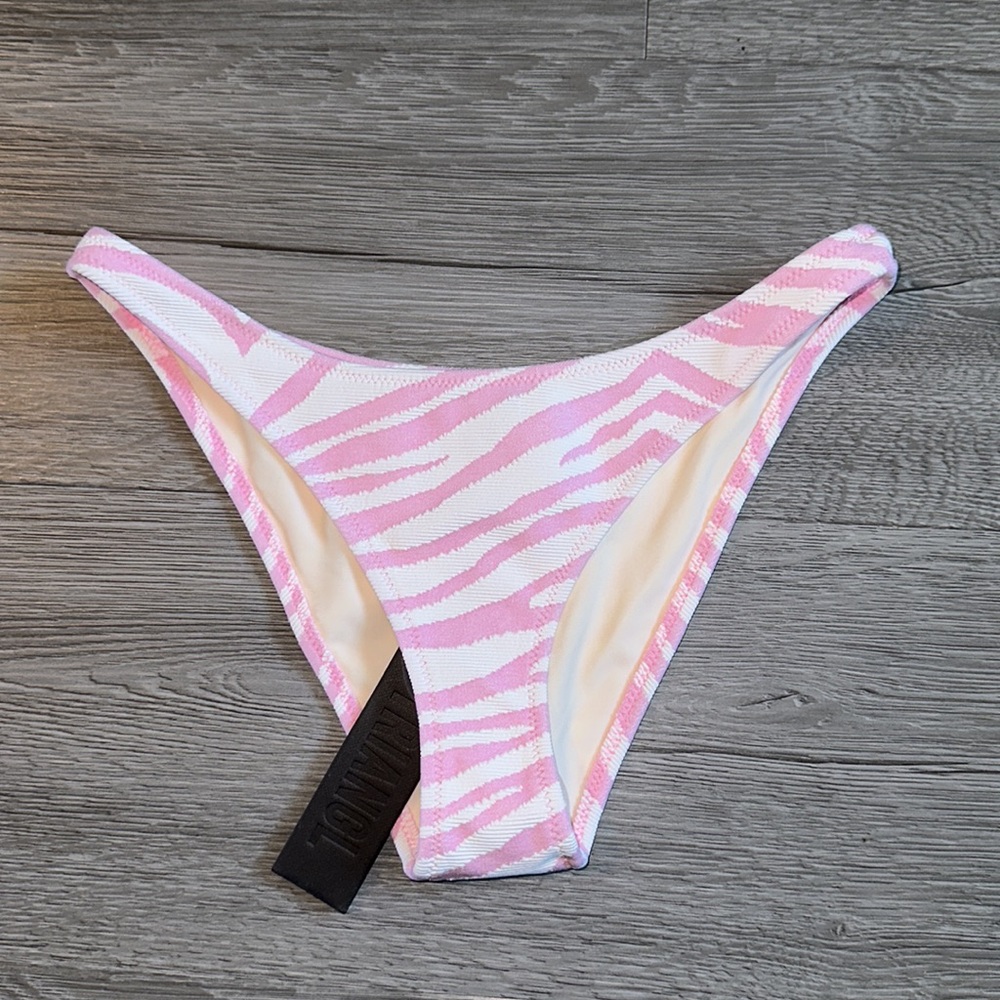 Zebra punch , Cheeky coverage bottom. - Picture 2 of 9